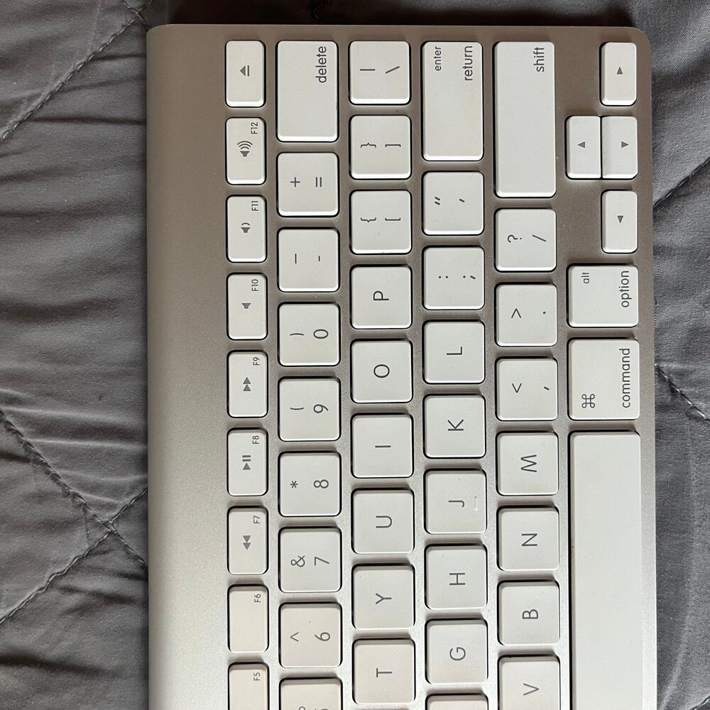 Apple wireless keyboard